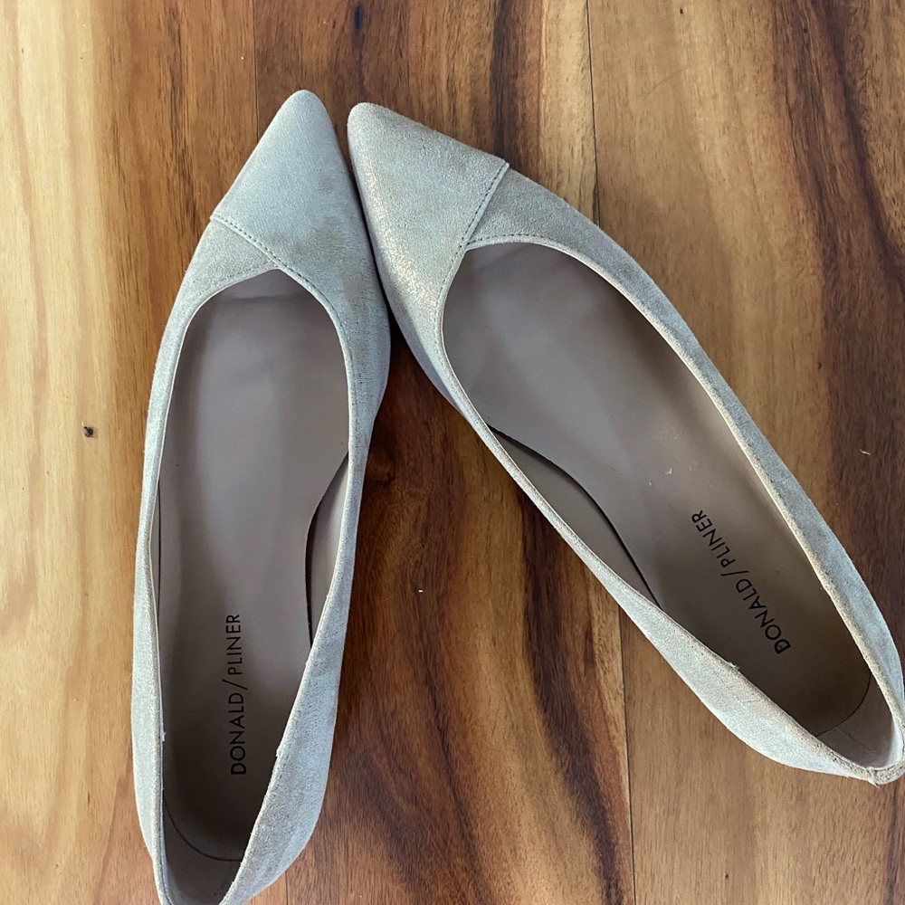 Donald J Pliner Flat